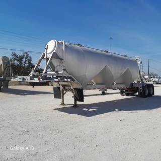J & L Tandem Axle Aluminum Dry Bulk / Pneumatic Tank Trailer - Spring, Fixed Axle