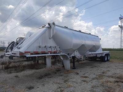 MAC 1050 Tandem Axle Aluminum Dry Bulk / Pneumatic Tank Trailer - Air Ride, Fixed Axle