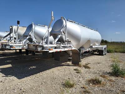 Polar Tandem Axle Aluminum Dry Bulk / Pneumatic Tank Trailer - Air Ride, Fixed Axle