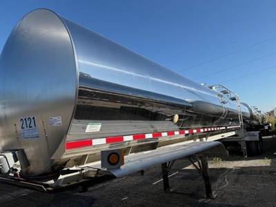 Walker Tandem Axle Stainless Steel Food Grade Tanker Trailer - Air Ride