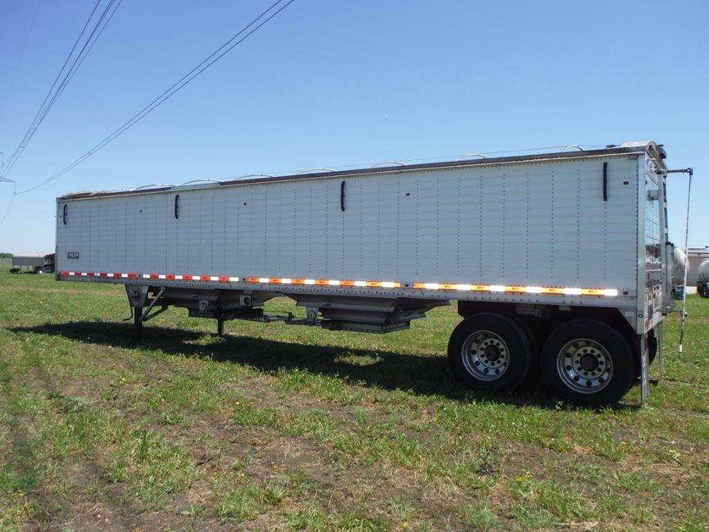 2018 Wilson 41x96 Aluminum Hopper / Grain Trailer - Air Ride For Sale