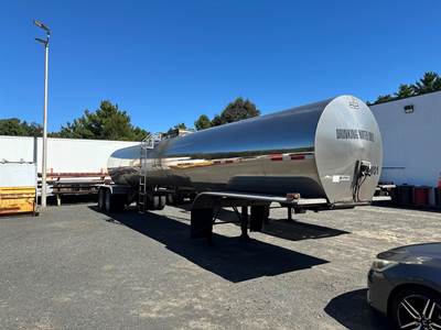 Polar 42.5ft Tandem Axle Stainless Steel Water Tank Trailer - Air Ride