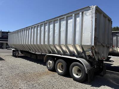 Red River 51ft Tri Axle Aluminum Belt Trailer - Spring, Fixed Axle