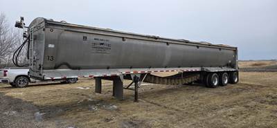 Trail King 4872 64" BELT TRI AXLE REAR LIFT Belt Trailer