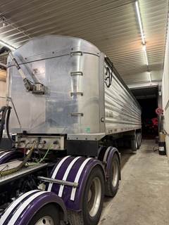 Travis 35 ft Frame End Dump Trailer - Tri Axle, Aluminum, Air Ride