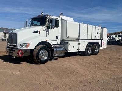 Kenworth T440 Fuel & Lube Truck
