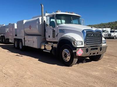 Mack Granite GU713 Fuel & Lube Truck - 435HP