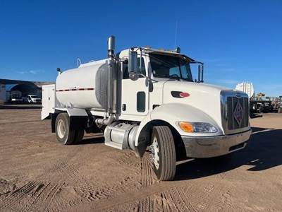 Peterbilt 335 Single Axle Fuel & Lube Truck - Paccar