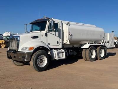 Peterbilt 348 Fuel & Lube Truck