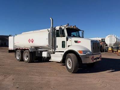 Peterbilt 348 Fuel & Lube Truck