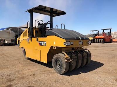 Caterpillar CW16 Pneumatic Tired Roller