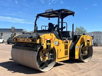 Caterpillar CB15 Smooth Drum Roller Compactor