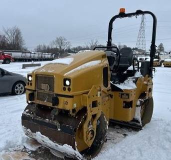 Caterpillar CB4.0 Smooth Drum Roller Compactor