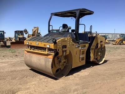 Caterpillar CB64B Smooth Drum Roller Compactor