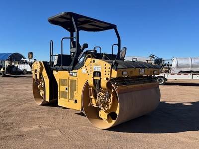 Caterpillar CB64B Smooth Drum Roller Compactor