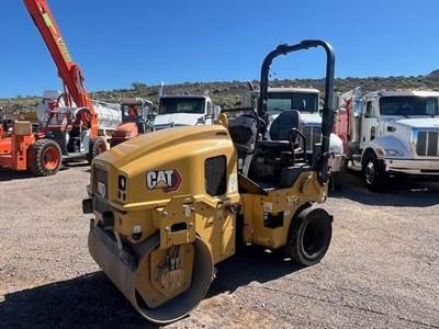Caterpillar CC2.7 GC Smooth Drum Roller Compactor