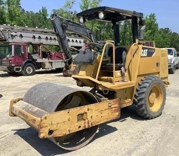 Caterpillar CS323C Smooth Drum Roller Compactor