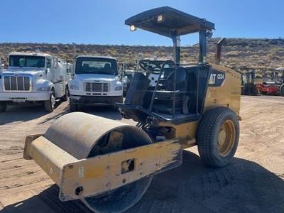 Caterpillar CS34 Vibratory Soil Compactor