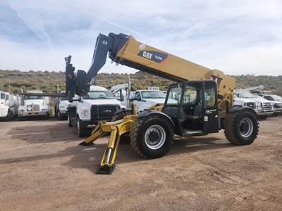 Caterpillar TL1055 Telehandler - 12000lb Capacity