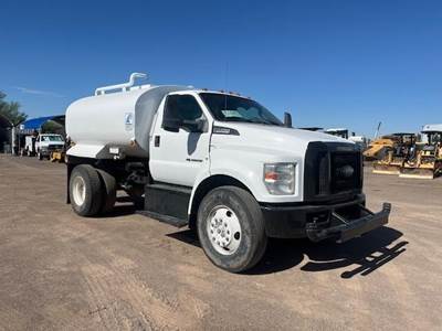 Ford F-750 Water Truck - 270HP
