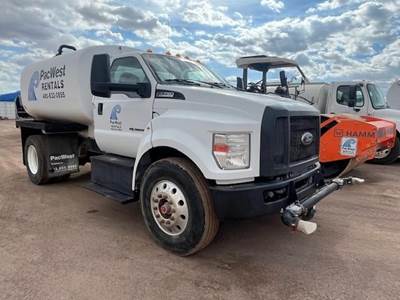 Ford F-750 2000 Gallon Water Truck - 270HP