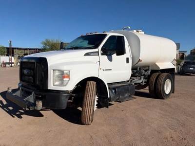 Ford F-750 Water Truck - 270HP