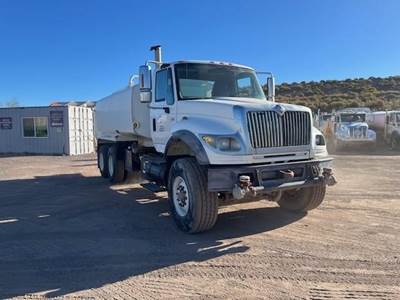 International WorkStar 7600 4000 Gallon Water Truck - Automatic