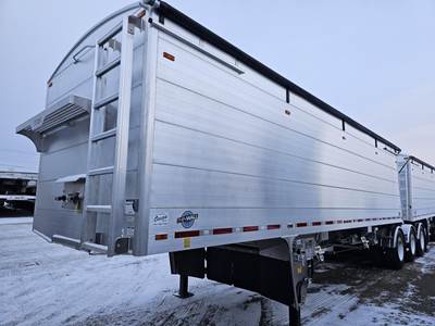 Titan 28/28 FT Hopper / Grain Trailer