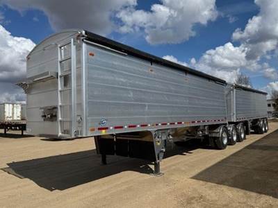 Titan 28/28 FT Hopper / Grain Trailer