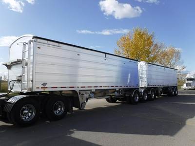 Titan 28/28 FT Hopper / Grain Trailer