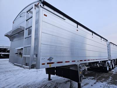 Titan 28/28'6" FT Tri Axle Hopper / Grain Trailer - Air Ride