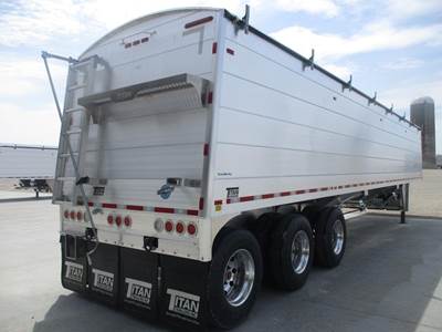 Titan 45 FT Tri Axle Hopper / Grain Trailer - Air Ride