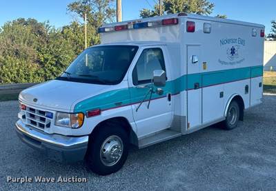 2000 Ford E350 Ambulance