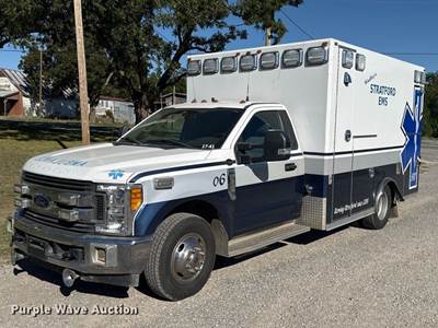 2017 Ford F-350 Ambulance