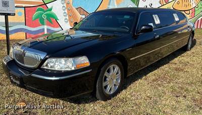 2007 Lincoln Town Car Limousine
