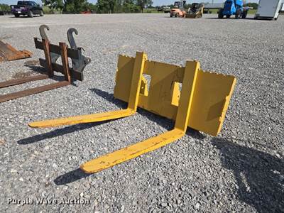 Caterpillar Backhoe Forks