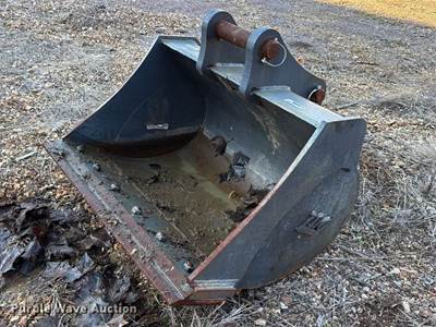 Tag 38" W Backhoe Bucket