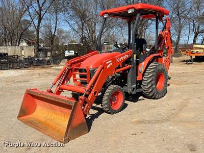 Kubota B26 Backhoe