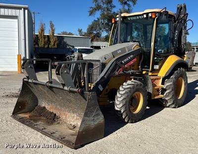 Volvo BL70B Backhoe