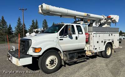 2009 Ford F750 Super Duty Bucket Truck