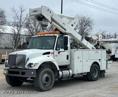 2007 International 7400 Bucket Truck