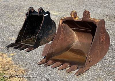(2) Caterpillar Excavator Buckets