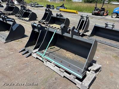 (2) CNH Industrial CNH33.37 Excavator Buckets