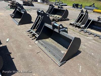 (2) CNH Industrial CNH33.37 Excavator Buckets