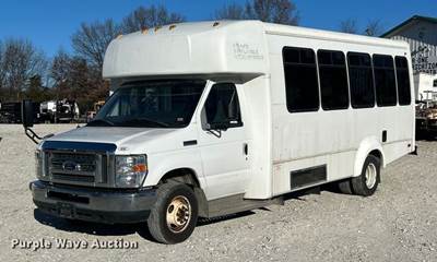 2012 Ford E450 Super Duty Shuttle Bus
