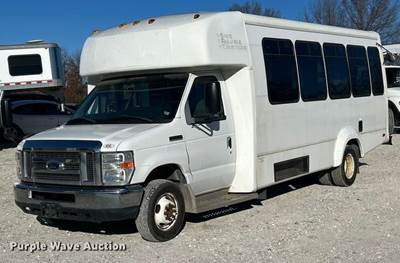 2012 Ford E450 Super Duty Shuttle Bus