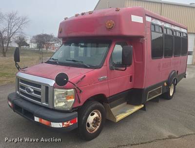 2010 Ford E450 Shuttle Bus