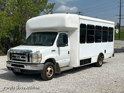 2008 Ford E450 Super Duty Shuttle Bus