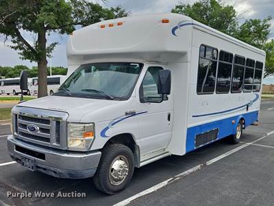 2011 Ford E-450 Shuttle Bus
