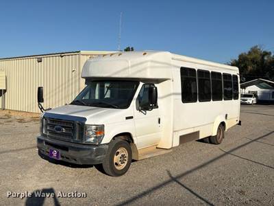 2013 Ford E450 Shuttle Bus